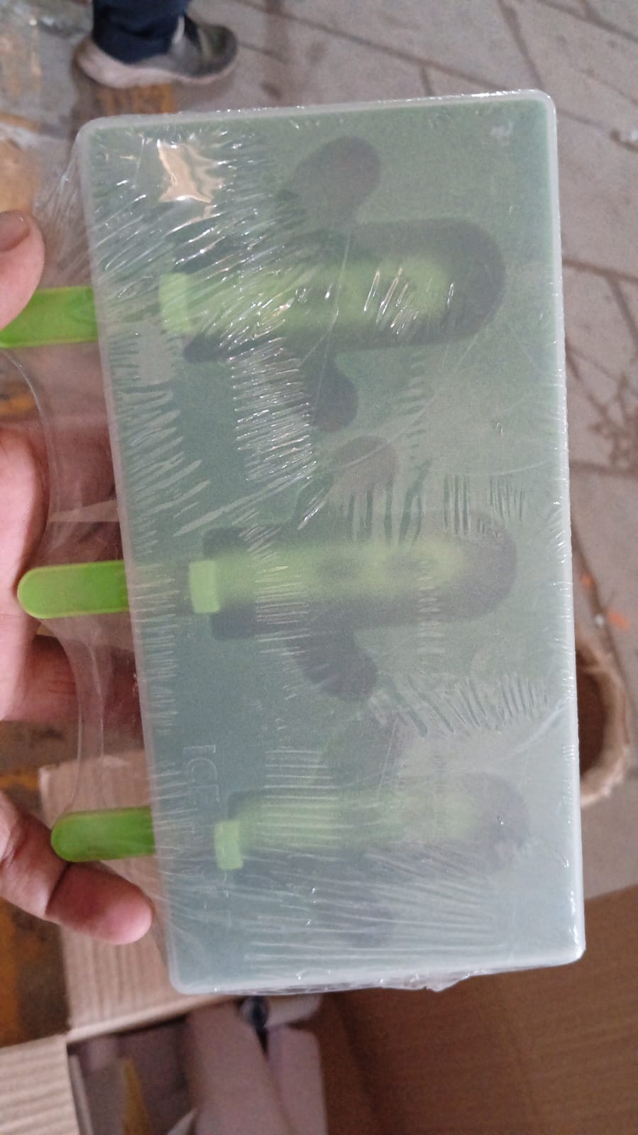 Ice Cream Mould sicle Mold, Cactus Shape Ice Molds Homemade sicle for DIY Ice sicle, 3-Cavity Summer Food Kitchen Tools (1 Pc)