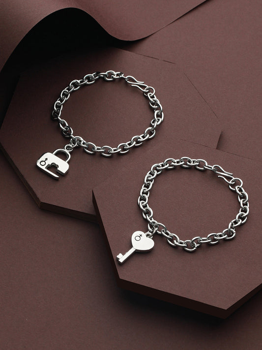Bold by Priyaasi Key to Heart Lock Silver-Plated Link Chain Coup