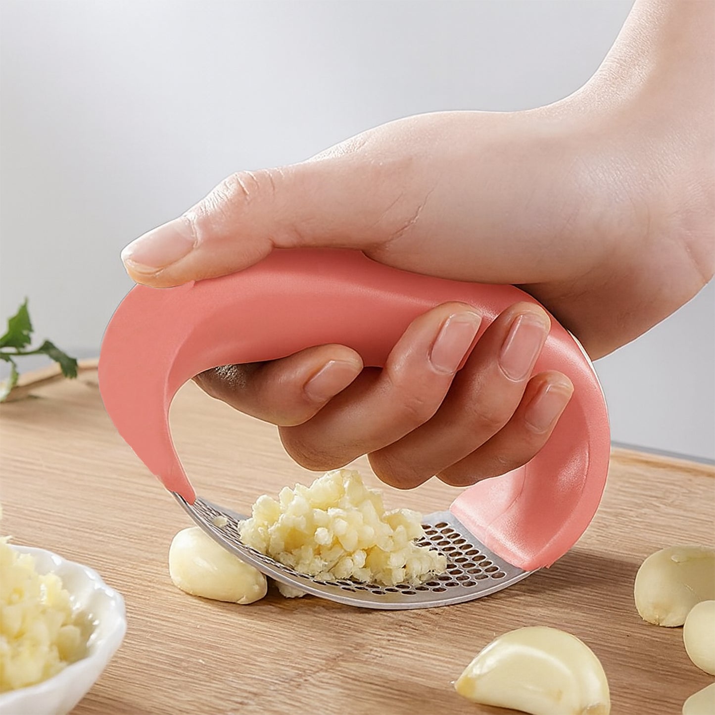 Supermom Premium Curve Garlic Press Crusher (1 Pc)