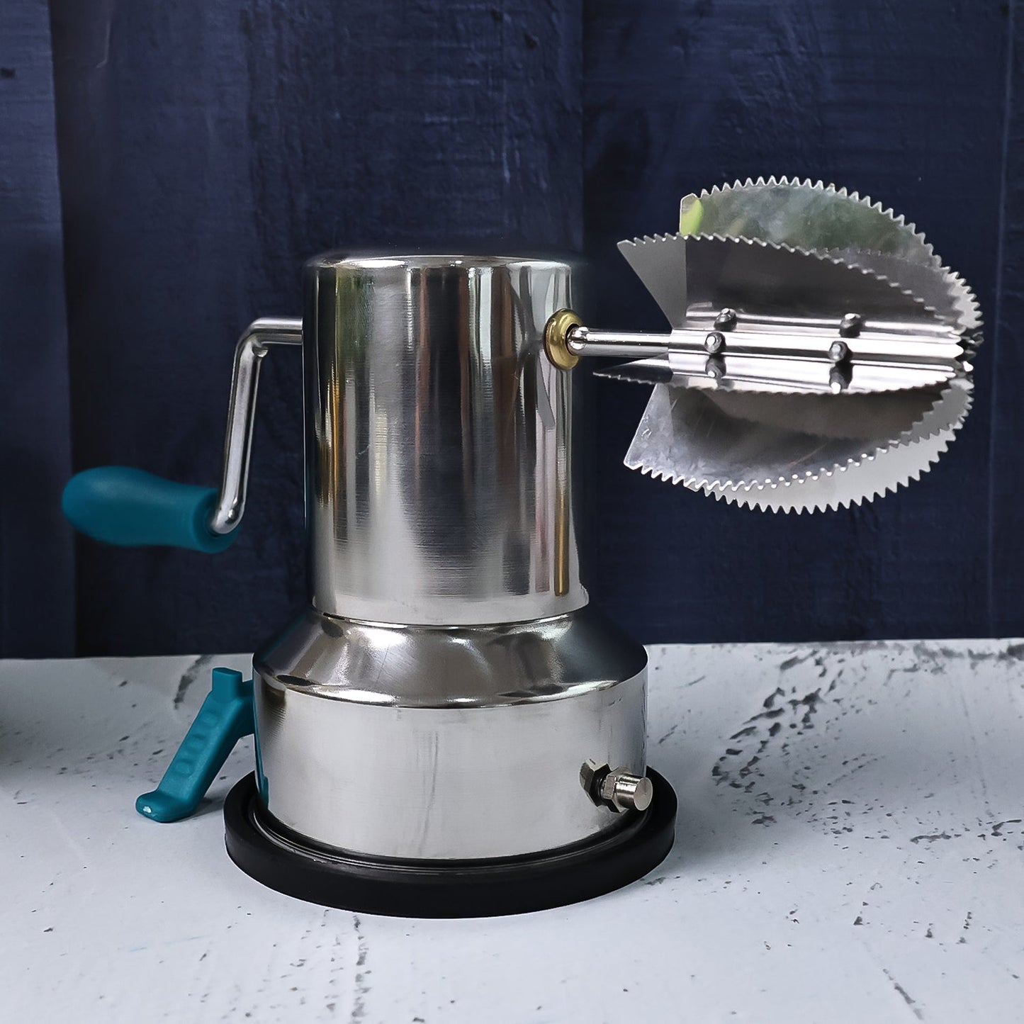 Supermom Stainless Steel Coconut Scraper with Vacuum Base (1 Pc)